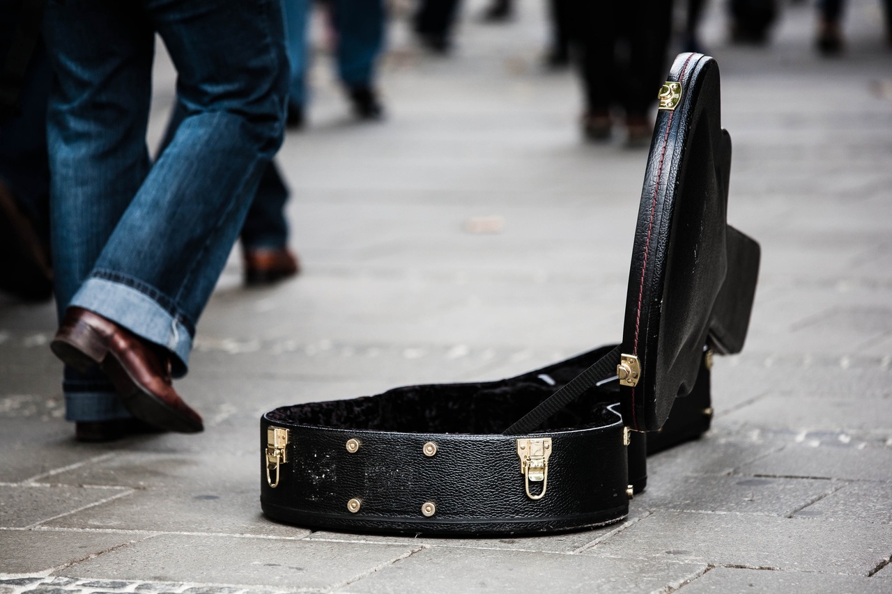 guitar-case-street-musicians-donate-donation-48171